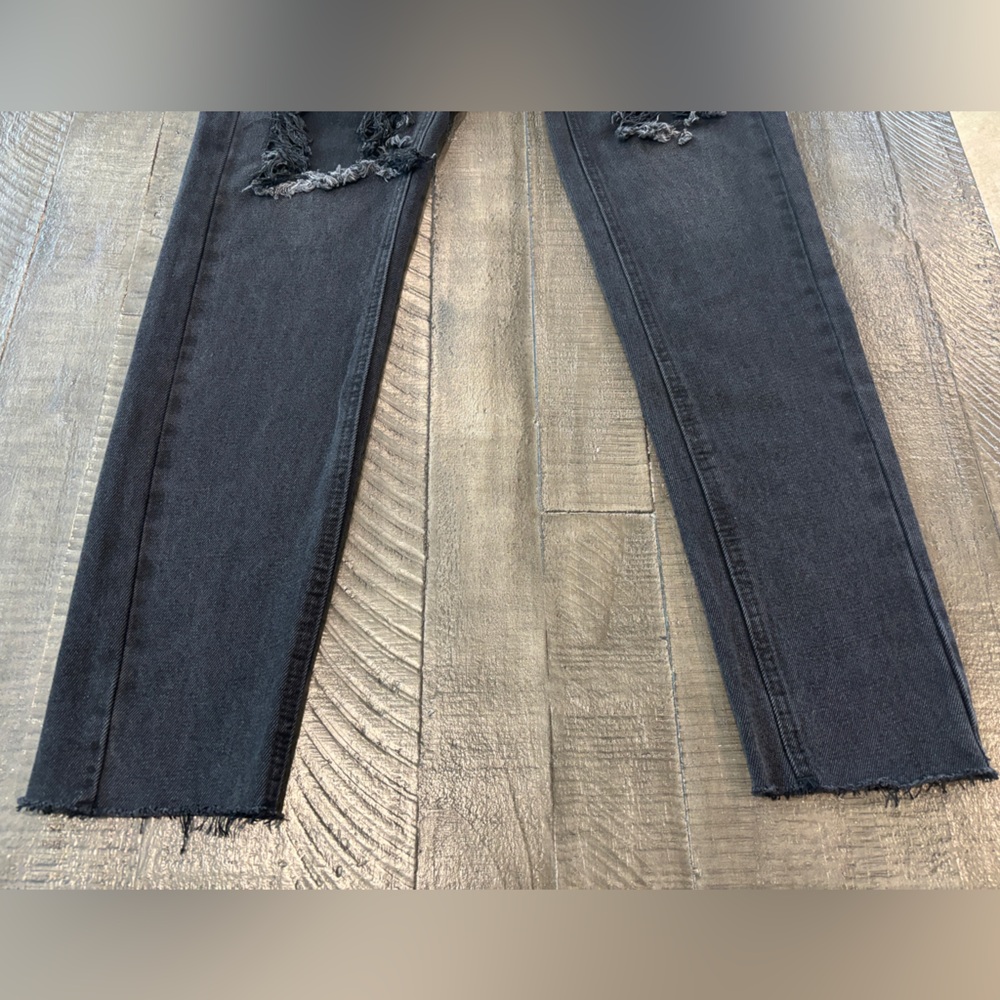 Shein Ripped Jeans - Picture 3 of 7